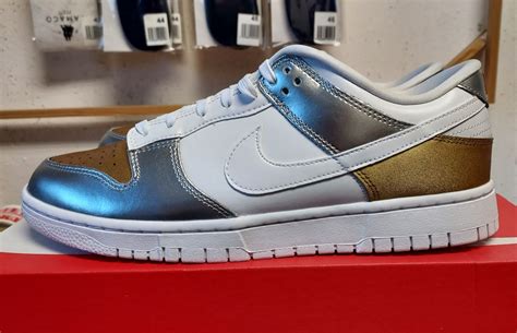 nike dunk gold silber|nike dunk color shoes.